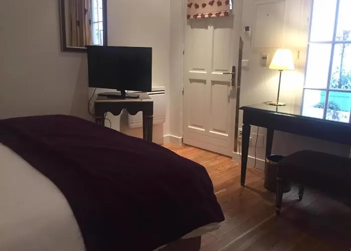Hotel Suites Unic Renoir Saint-Germain
